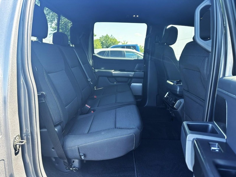 Ford F-150 Vehicle Full-screen Gallery Image 10