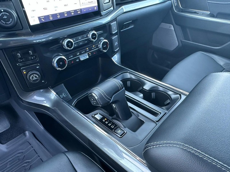 Ford F-150 Vehicle Full-screen Gallery Image 10