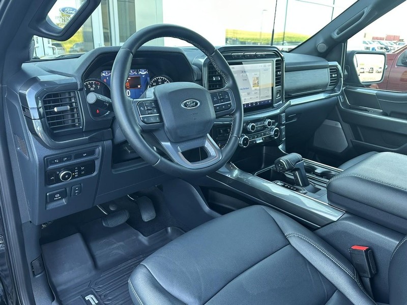 Ford F-150 Vehicle Full-screen Gallery Image 11