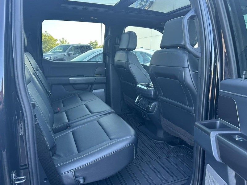 Ford F-150 Vehicle Full-screen Gallery Image 13