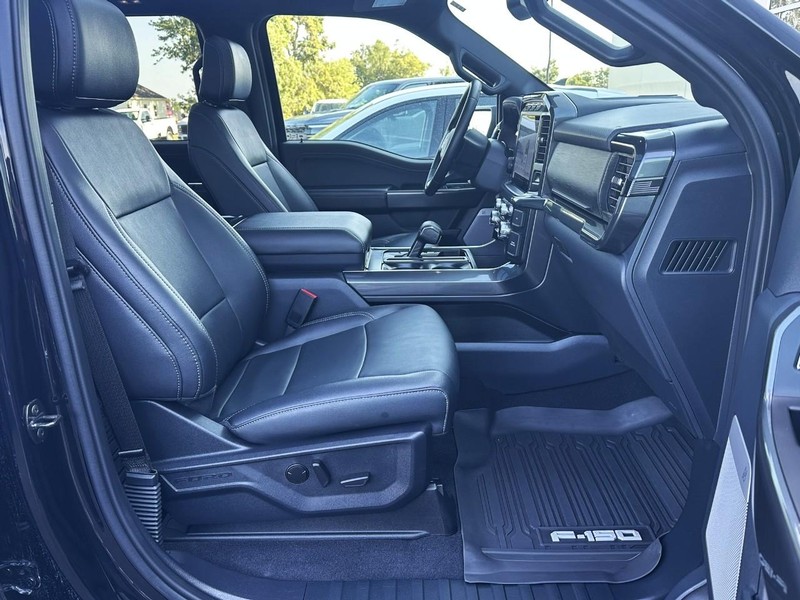 Ford F-150 Vehicle Full-screen Gallery Image 16