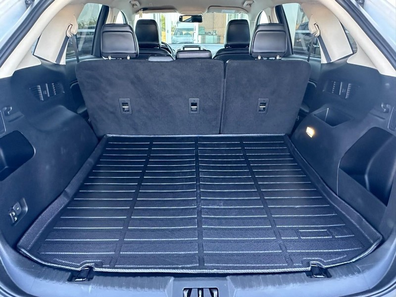 Ford Edge Vehicle Full-screen Gallery Image 16