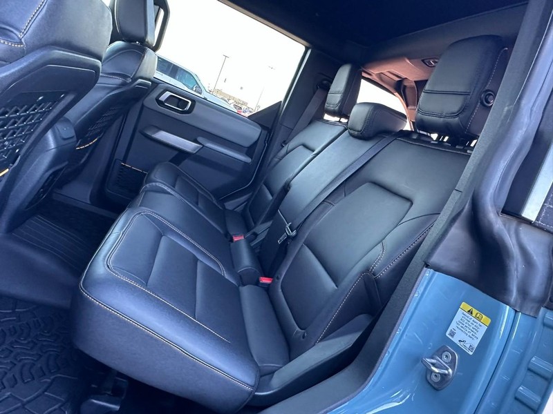 Ford Bronco Vehicle Full-screen Gallery Image 10