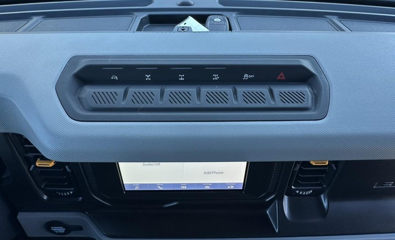 Ford Bronco Vehicle Full-screen Gallery Image 14