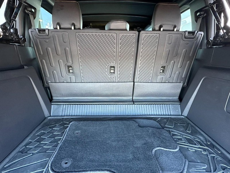 Ford Bronco Vehicle Full-screen Gallery Image 15