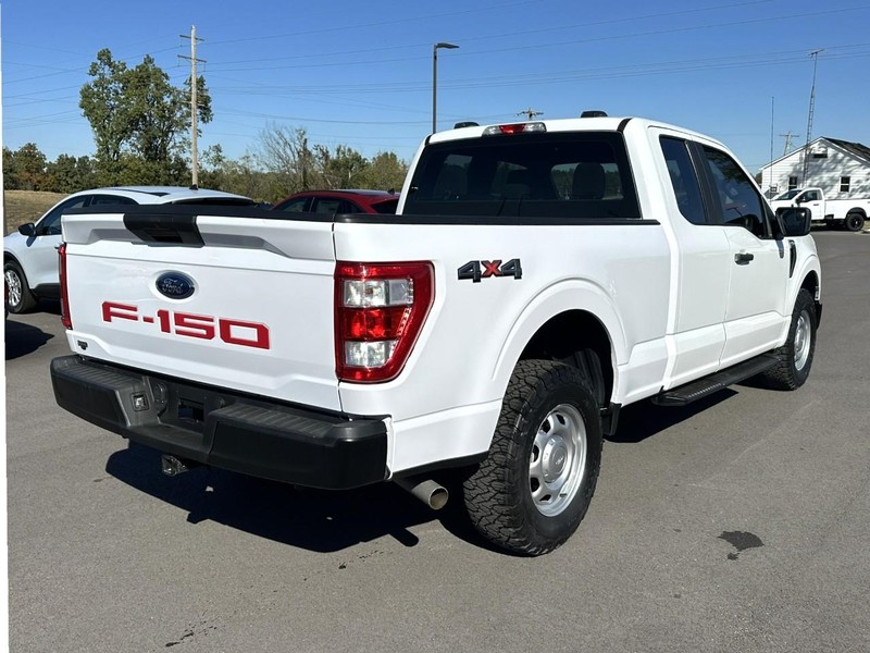 Ford F-150 Vehicle Full-screen Gallery Image 03