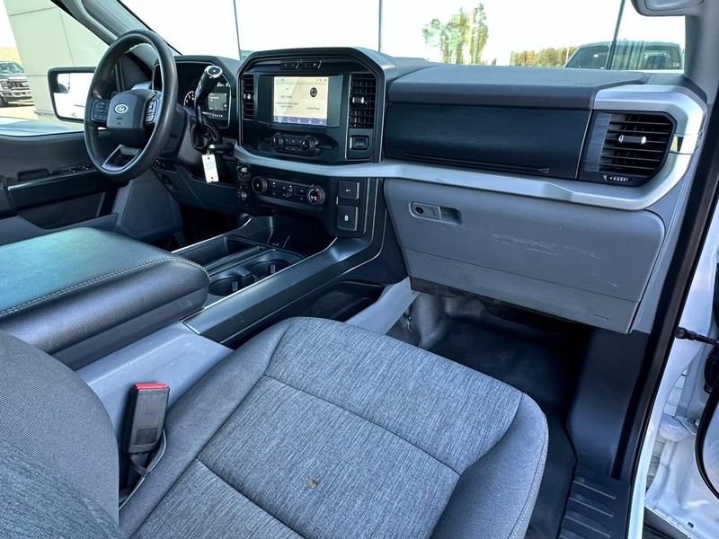 Ford F-150 Vehicle Full-screen Gallery Image 13