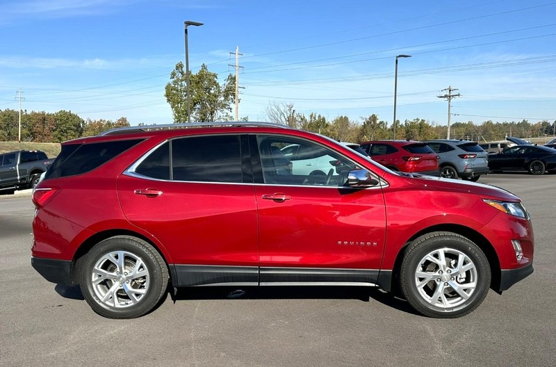 Chevrolet Equinox Vehicle Full-screen Gallery Image 02