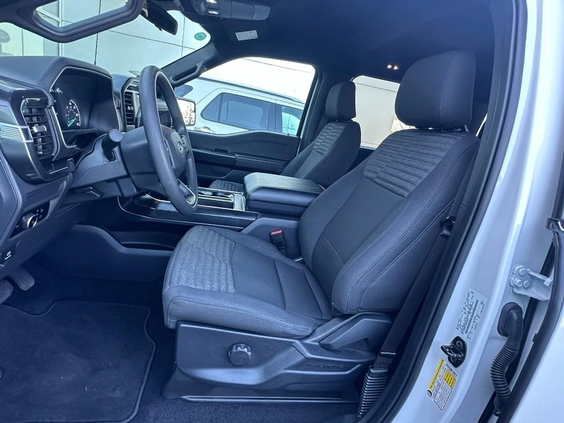 Ford F-150 Vehicle Full-screen Gallery Image 07