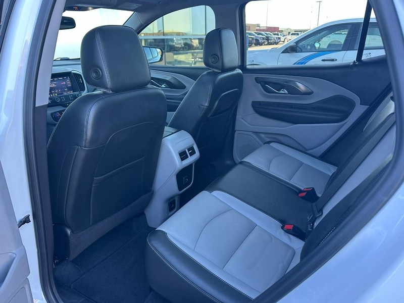 GMC Terrain Vehicle Full-screen Gallery Image 13