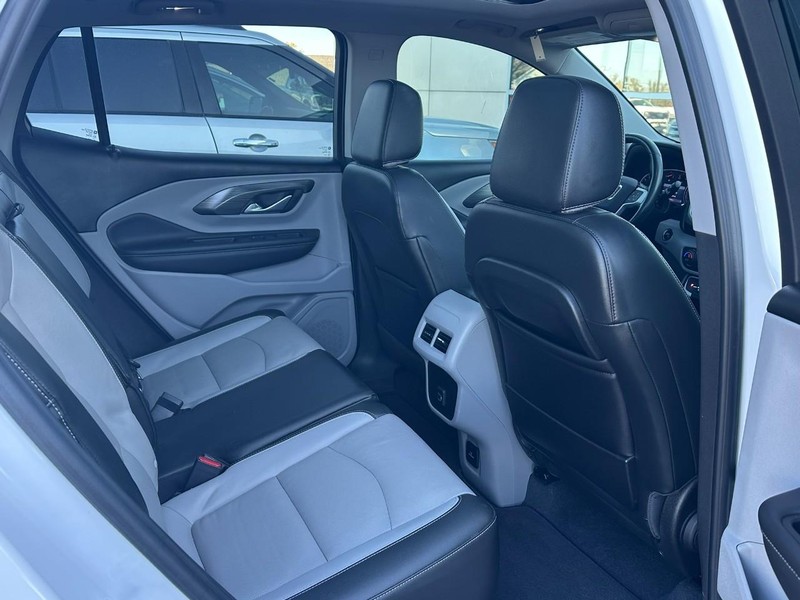 GMC Terrain Vehicle Full-screen Gallery Image 14