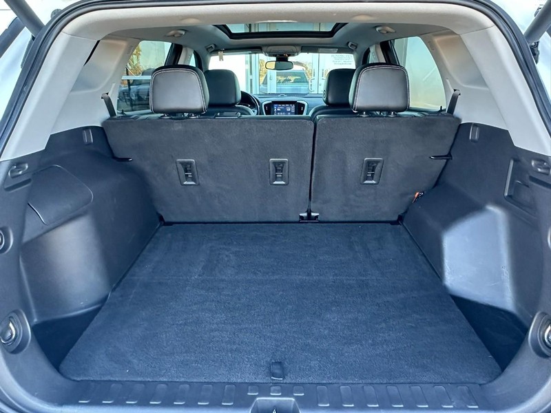 GMC Terrain Vehicle Full-screen Gallery Image 19