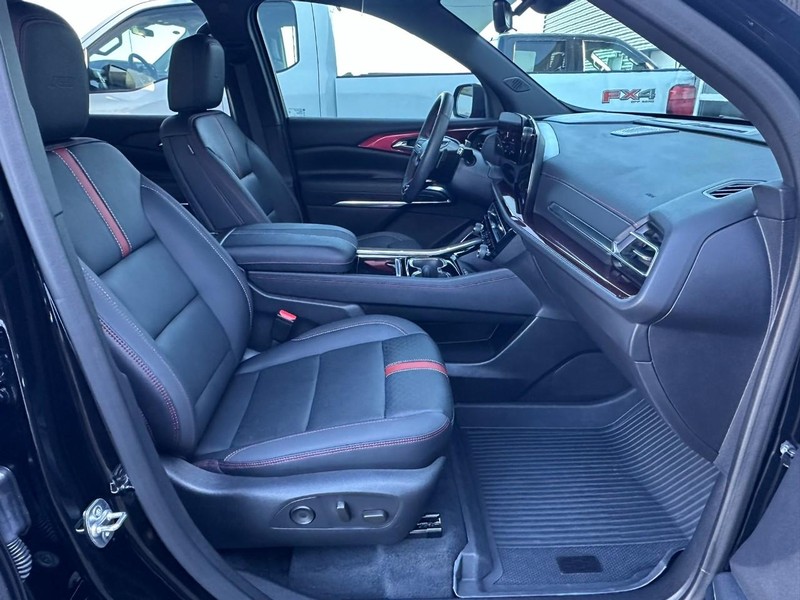 Chevrolet Traverse Vehicle Full-screen Gallery Image 18