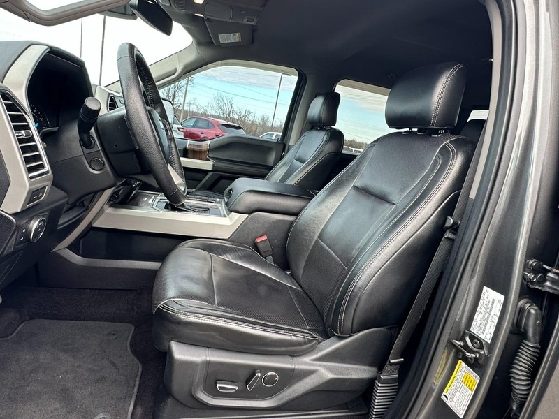 Ford F-150 Vehicle Full-screen Gallery Image 07