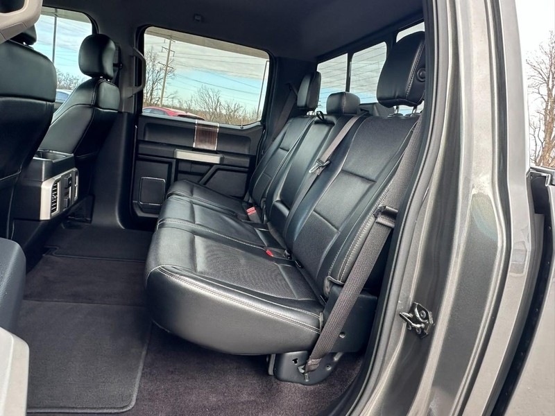 Ford F-150 Vehicle Full-screen Gallery Image 10