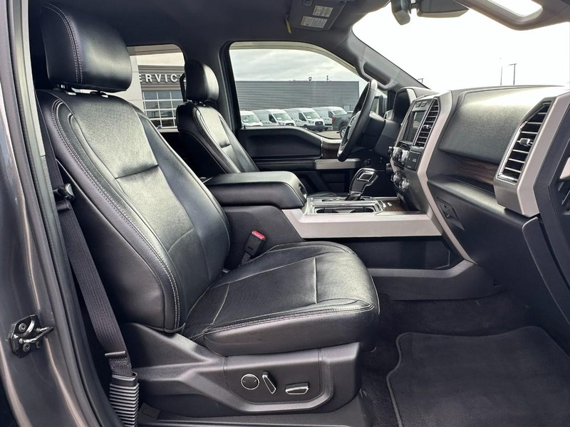 Ford F-150 Vehicle Full-screen Gallery Image 14