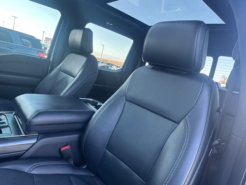 Ford F-150 Vehicle Full-screen Gallery Image 08