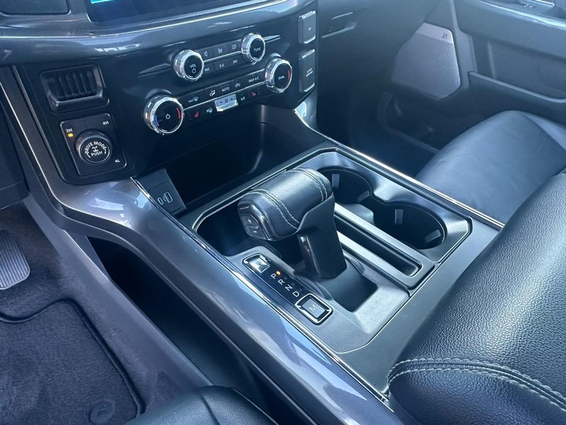 Ford F-150 Vehicle Full-screen Gallery Image 09