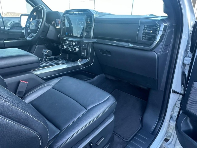 Ford F-150 Vehicle Full-screen Gallery Image 13