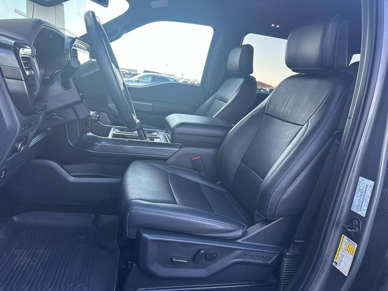 Ford F-150 Vehicle Full-screen Gallery Image 07