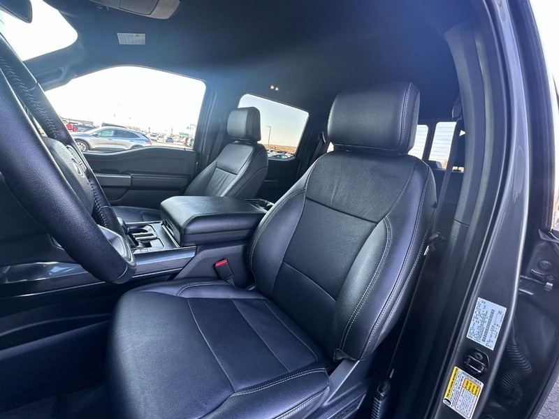 Ford F-150 Vehicle Full-screen Gallery Image 08