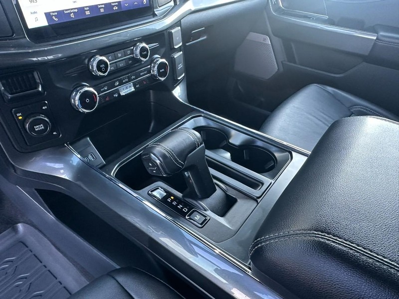 Ford F-150 Vehicle Full-screen Gallery Image 09