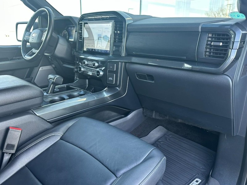 Ford F-150 Vehicle Full-screen Gallery Image 13