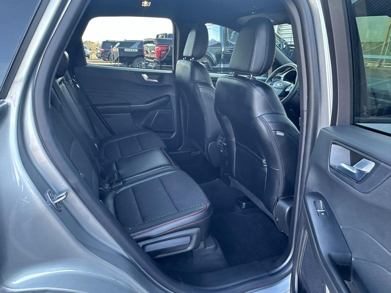 Ford Escape Vehicle Full-screen Gallery Image 13