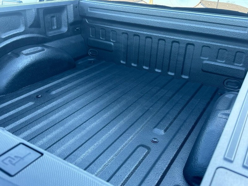 Ford F-150 Vehicle Full-screen Gallery Image 18