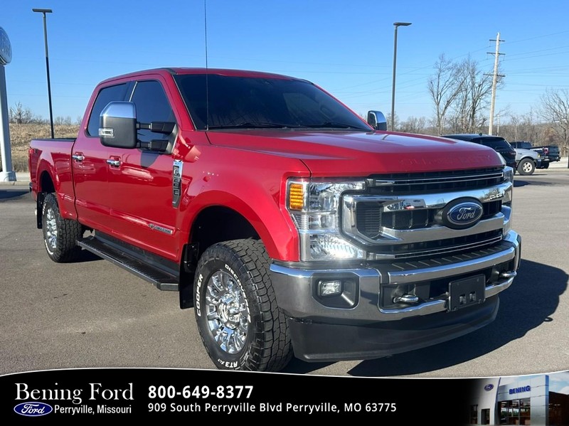 Ford Super Duty F-250 SRW Vehicle Full-screen Gallery Image 01