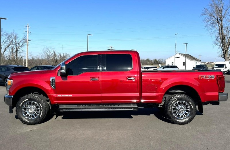 Ford Super Duty F-250 SRW Vehicle Full-screen Gallery Image 05
