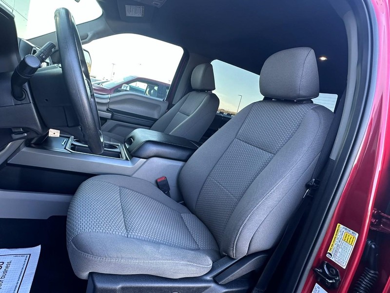 Ford Super Duty F-250 SRW Vehicle Full-screen Gallery Image 08