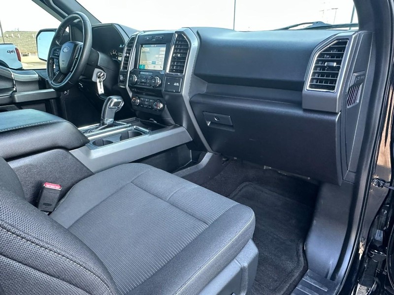 Ford F-150 Vehicle Full-screen Gallery Image 13