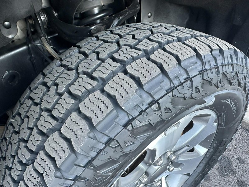 Ford F-150 Vehicle Full-screen Gallery Image 16