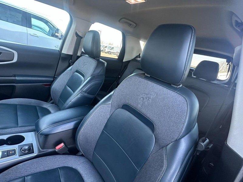 Ford Bronco Sport Vehicle Full-screen Gallery Image 08