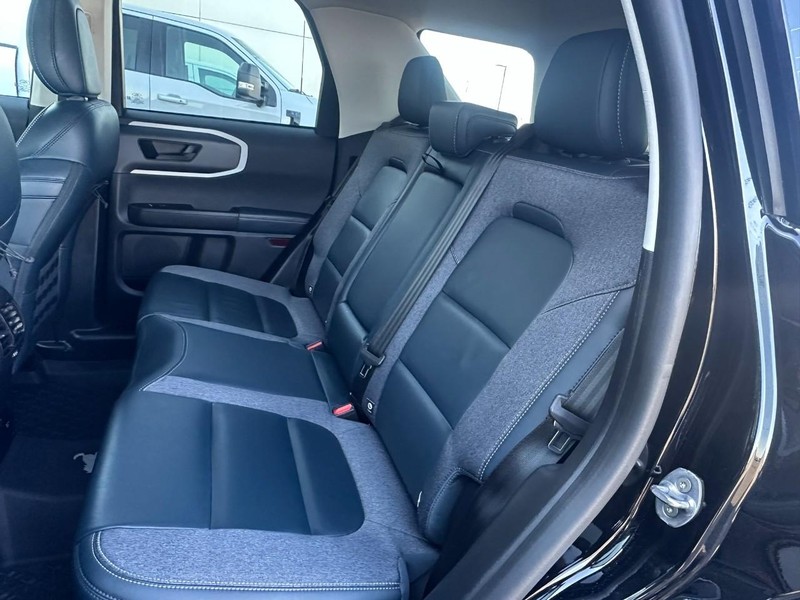 Ford Bronco Sport Vehicle Full-screen Gallery Image 12