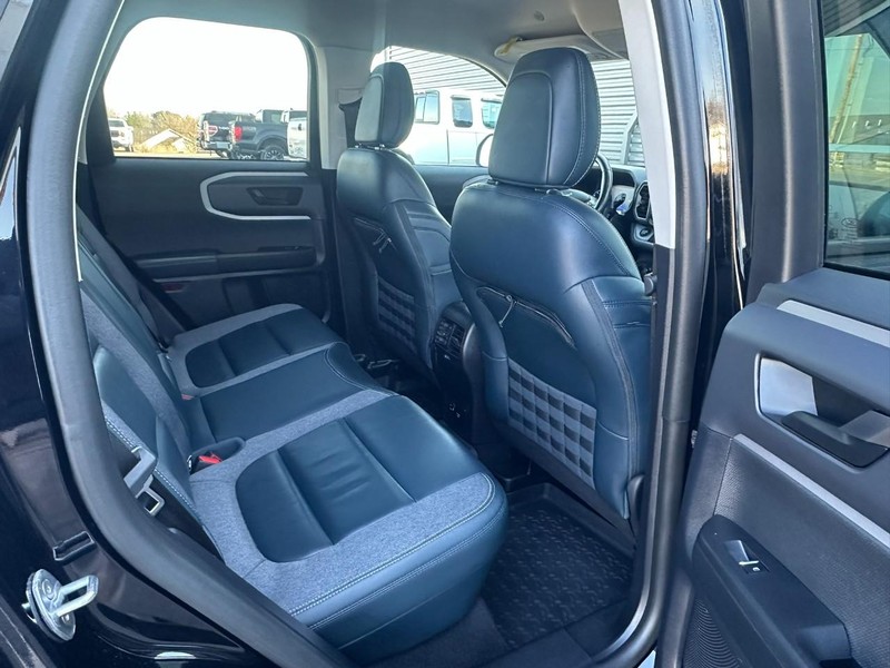 Ford Bronco Sport Vehicle Full-screen Gallery Image 13