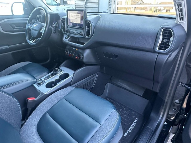 Ford Bronco Sport Vehicle Full-screen Gallery Image 14