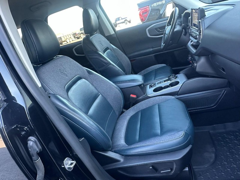 Ford Bronco Sport Vehicle Full-screen Gallery Image 15