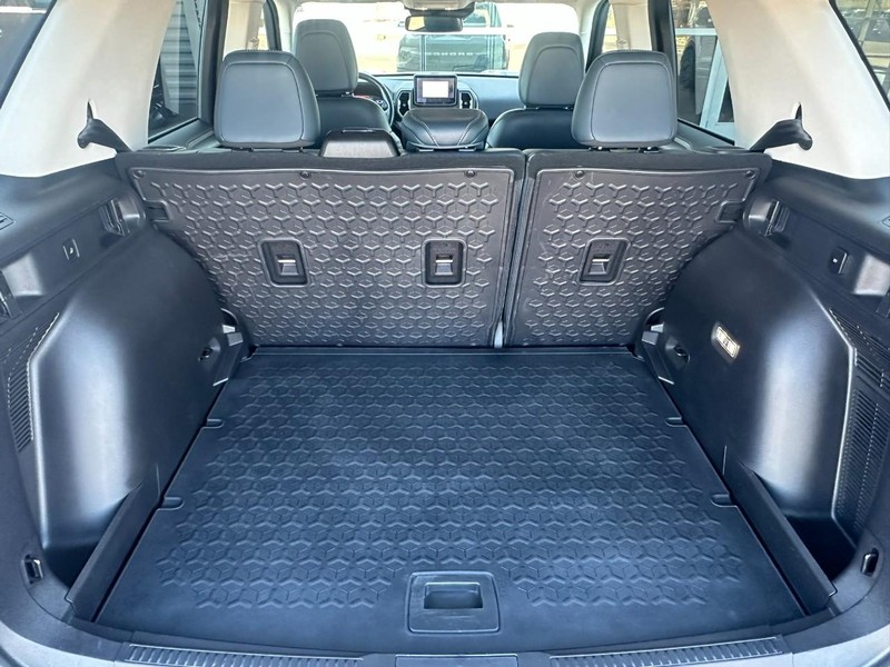 Ford Bronco Sport Vehicle Full-screen Gallery Image 16