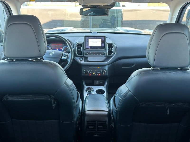 Ford Bronco Sport Vehicle Full-screen Gallery Image 17