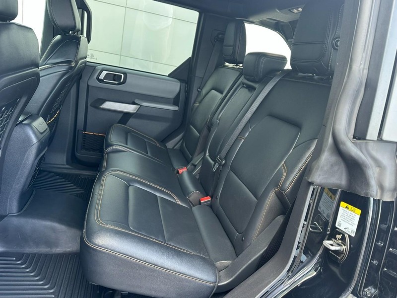 Ford Bronco Vehicle Full-screen Gallery Image 11