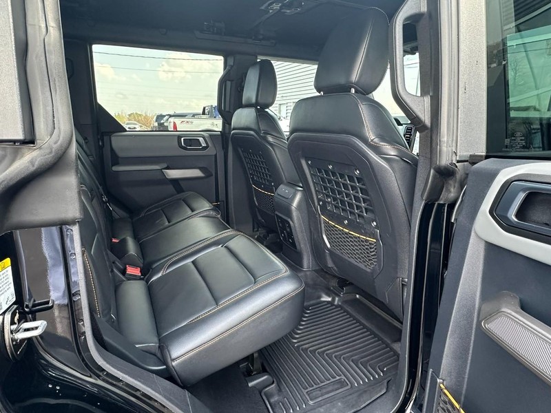 Ford Bronco Vehicle Full-screen Gallery Image 13