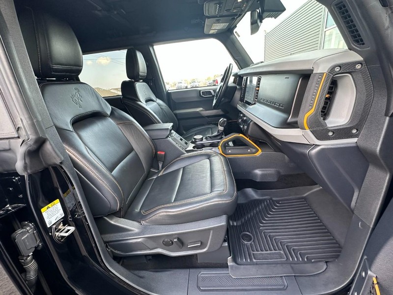 Ford Bronco Vehicle Full-screen Gallery Image 15