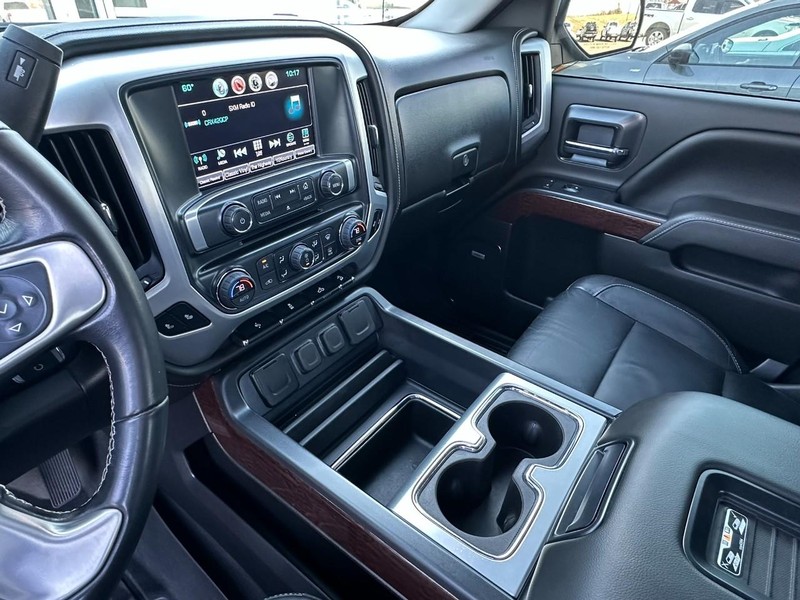 GMC Sierra 1500 Vehicle Full-screen Gallery Image 13