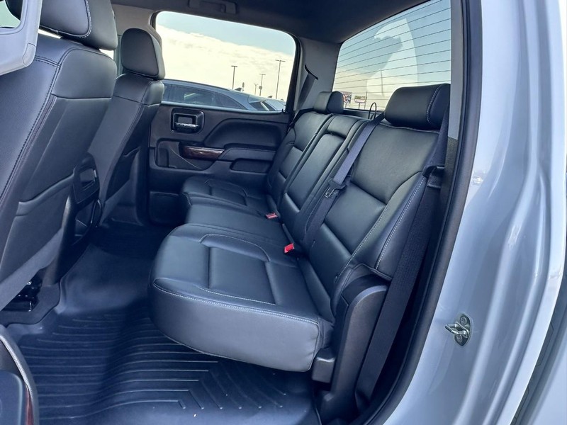 GMC Sierra 1500 Vehicle Full-screen Gallery Image 14