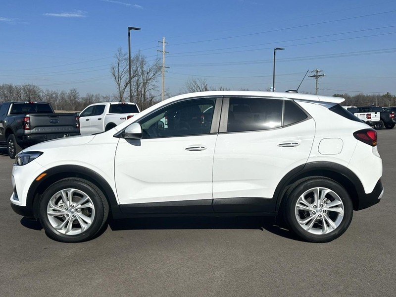 Buick Encore GX Vehicle Full-screen Gallery Image 05