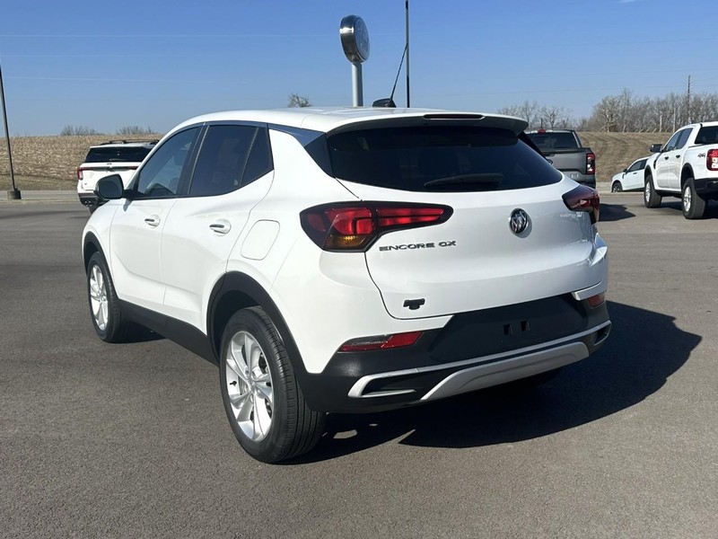 Buick Encore GX Vehicle Full-screen Gallery Image 06