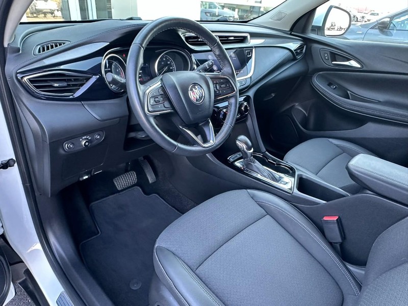Buick Encore GX Vehicle Full-screen Gallery Image 09