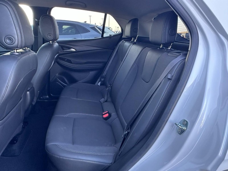 Buick Encore GX Vehicle Full-screen Gallery Image 12